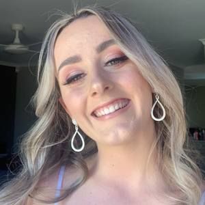 Meet your Posher, Ebony